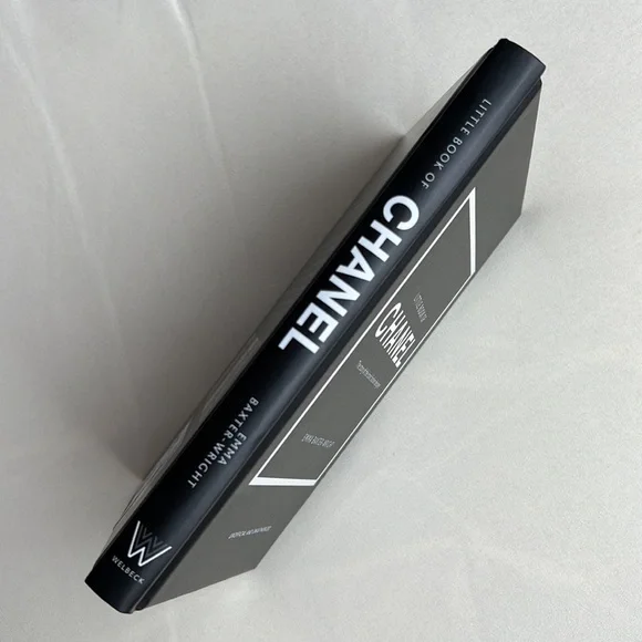 Little Book Of Chanel - Picture 5 of 8